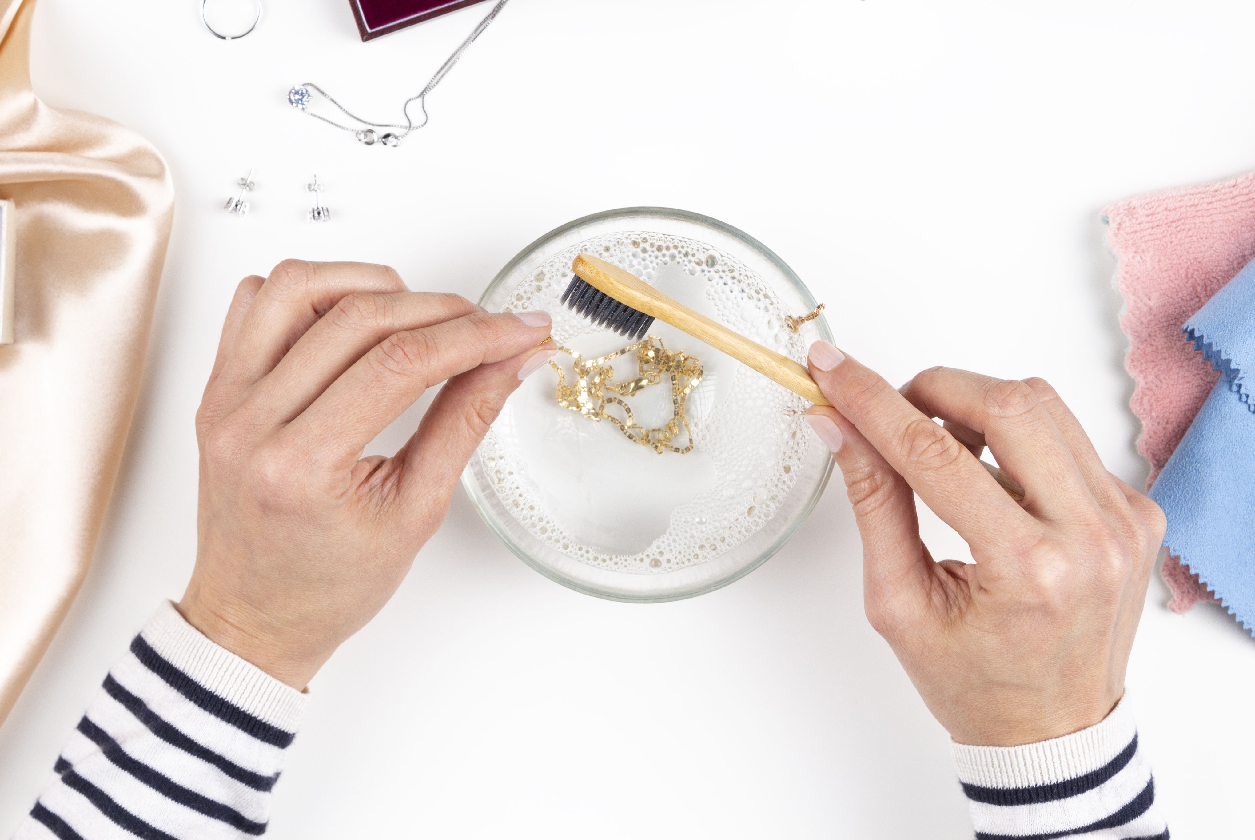 Essential Methods for Cleaning Jewellery