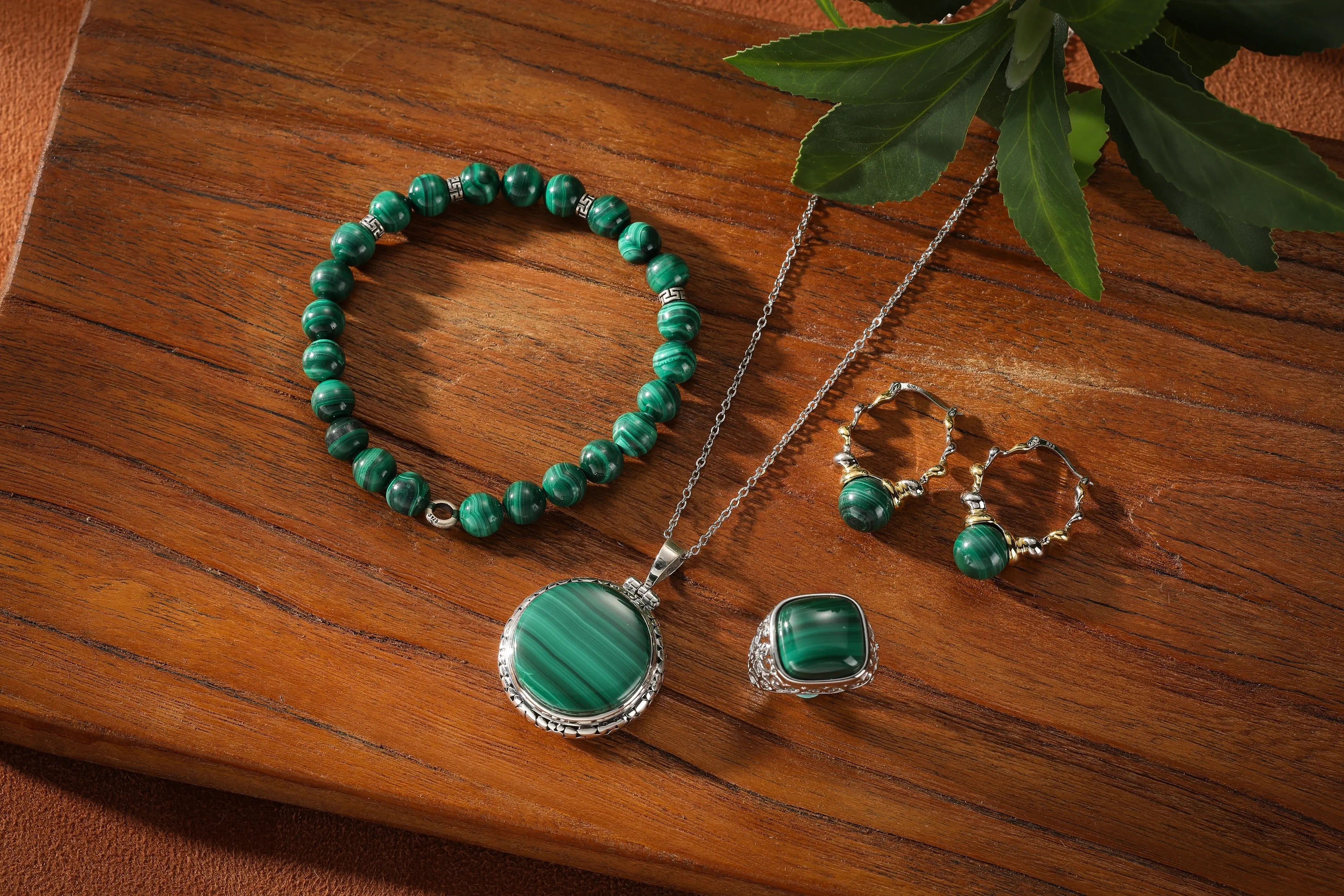 Helpful Tips for Purchasing and Selecting Malachite Jewelry