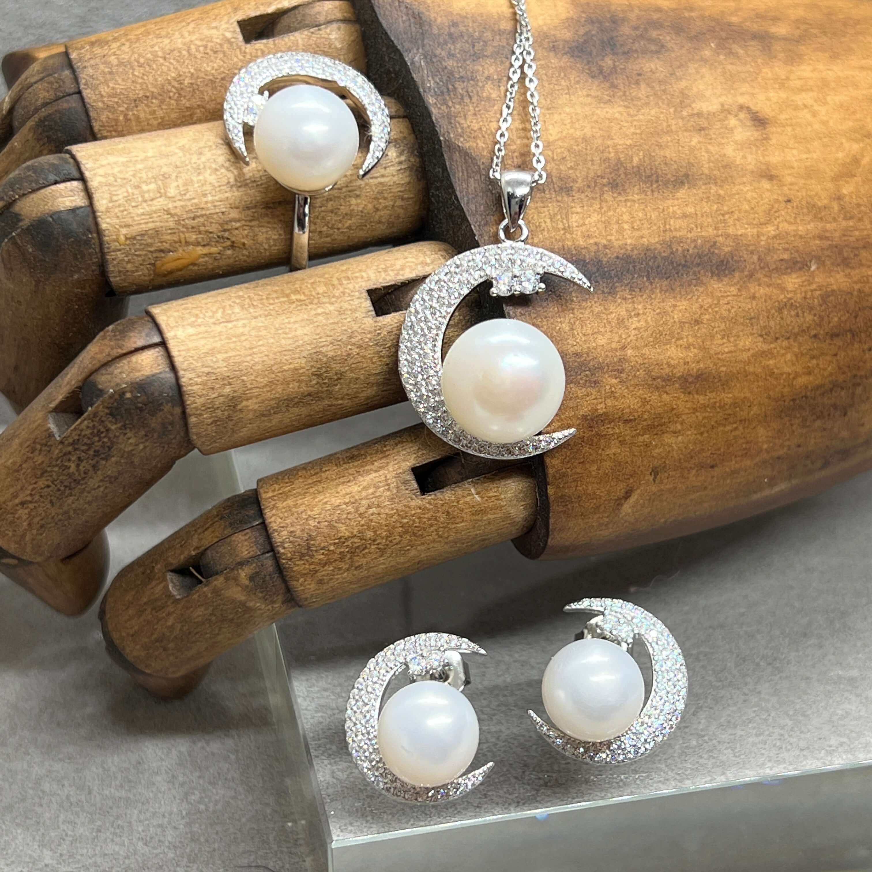 The Meaning of Moon Phases in Jewelry Design