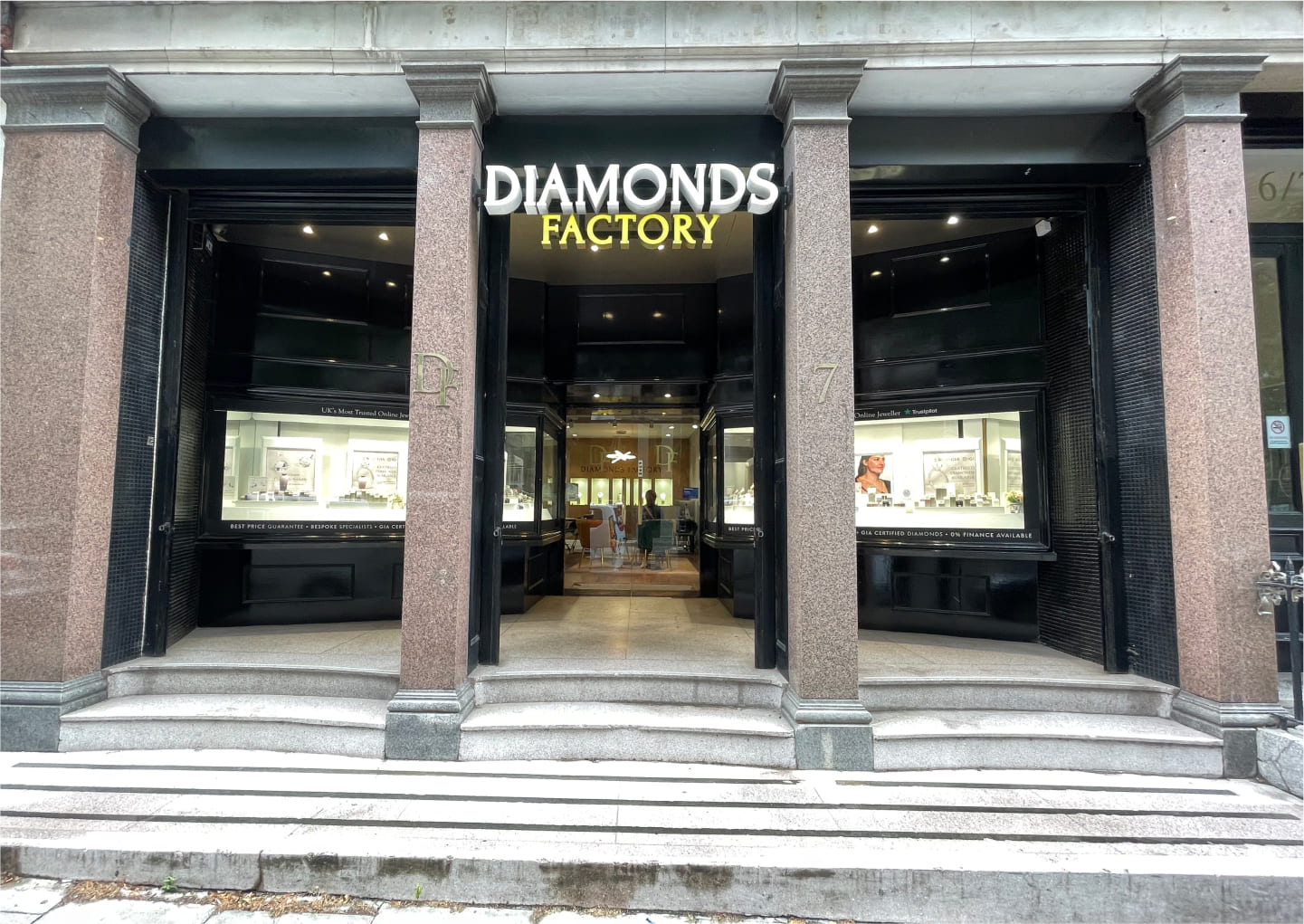 Top 1: The Diamond Store