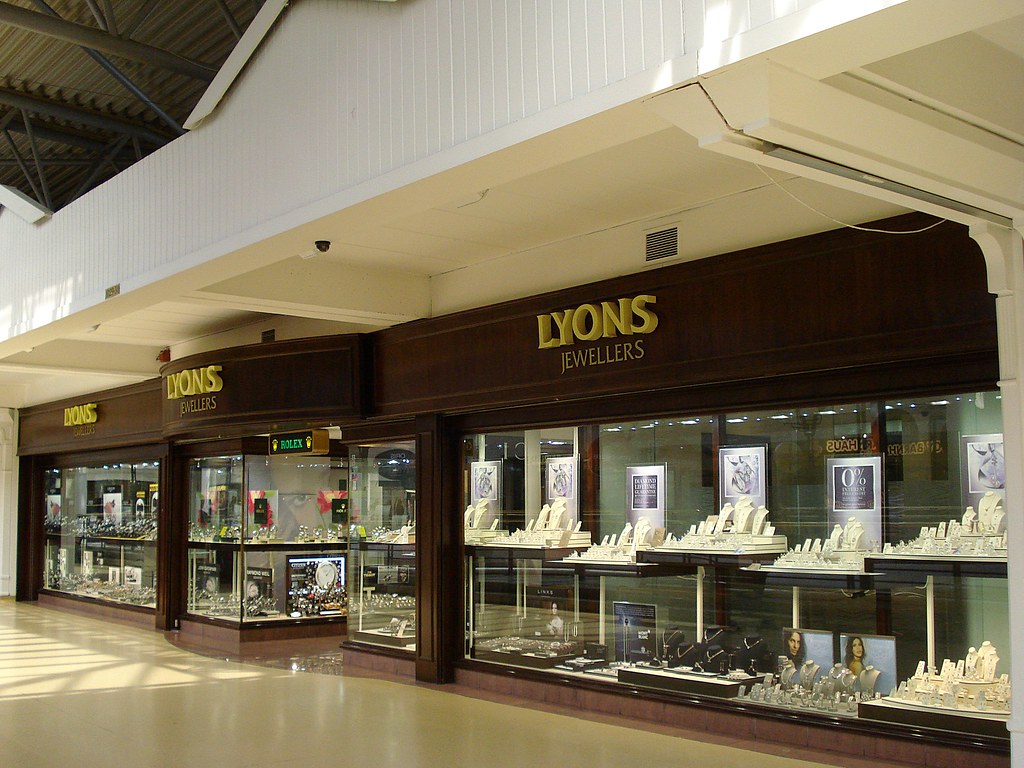 Top 2: Lyons Jewelers Croydon