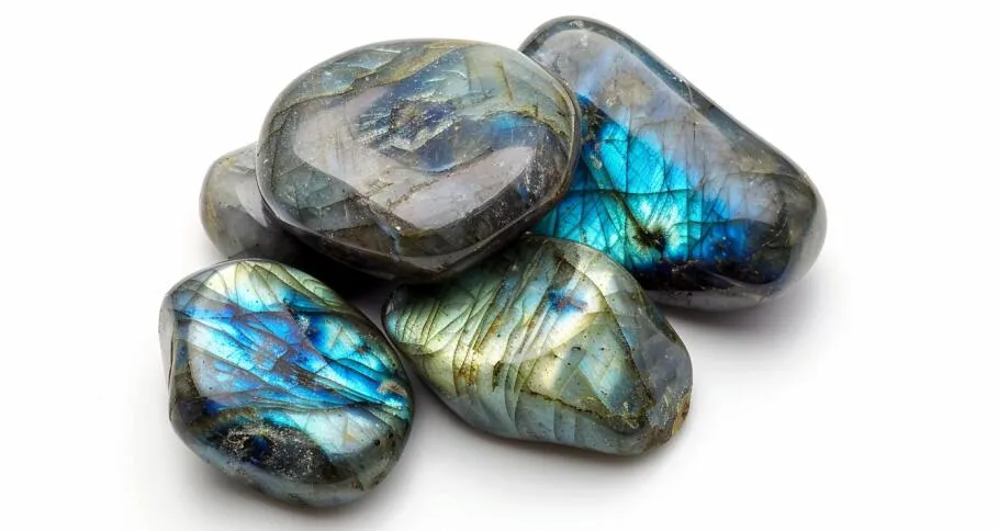 Understanding the Hardness and Durability of Labradorite