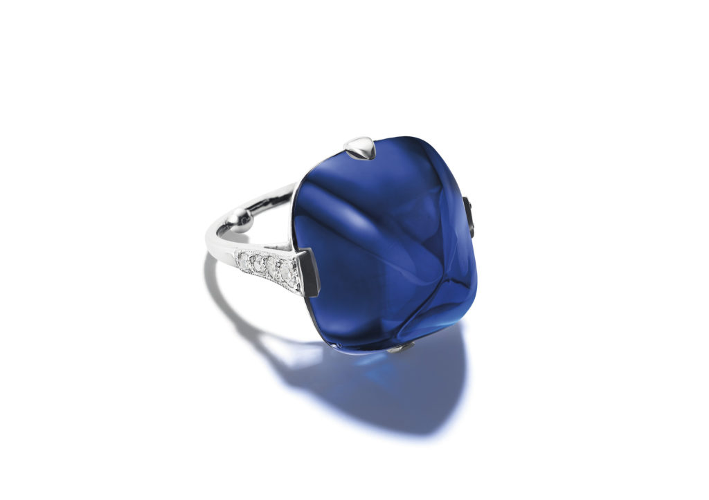 Belle Époque Kashmir sapphire and diamond ring of 30.14cts