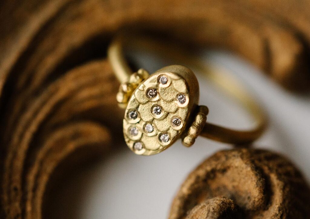 Alison Macleod Catkin Oval Ring with Diamond Scatter