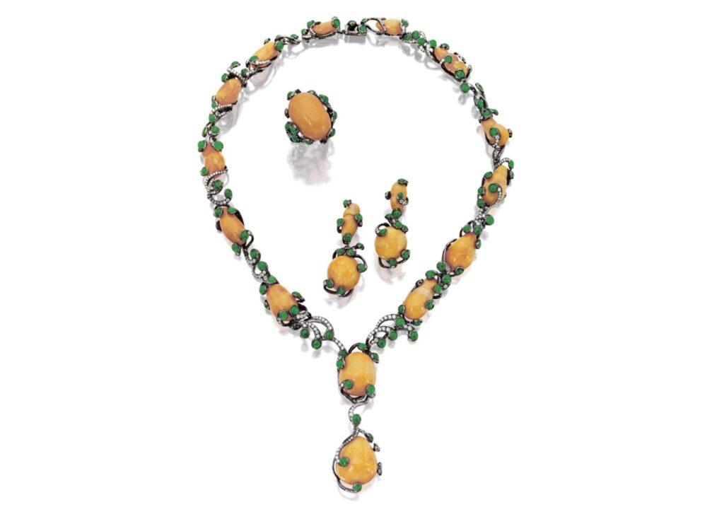 Melo pearl jewellery suite by Yewn, sold at Sotheby's